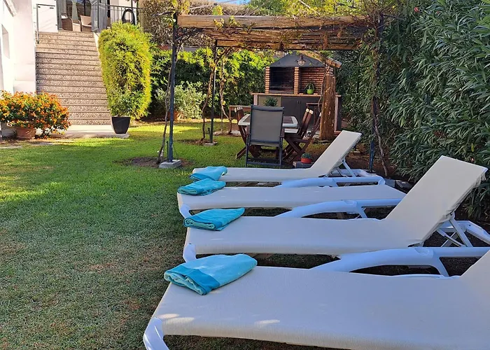 Villa Pool-side Chic In Beautiful Countryside
